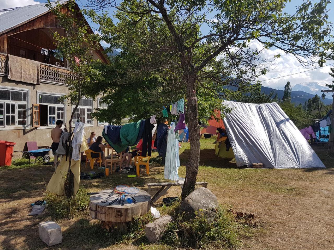 Hostel The Misty Mountains Mestia Eksteriør bilde